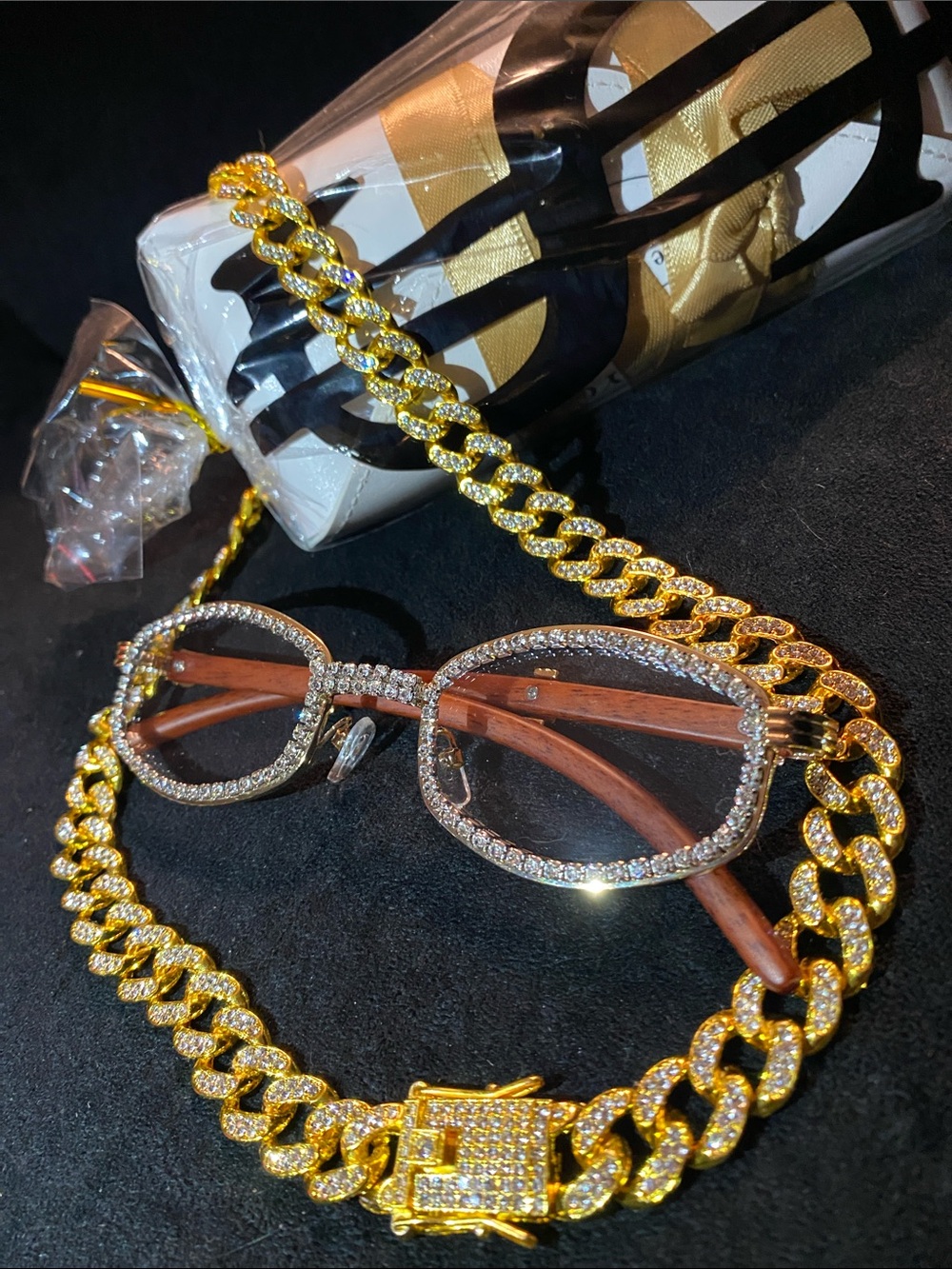 Two piece set lab iced glasses and 20 inch chain